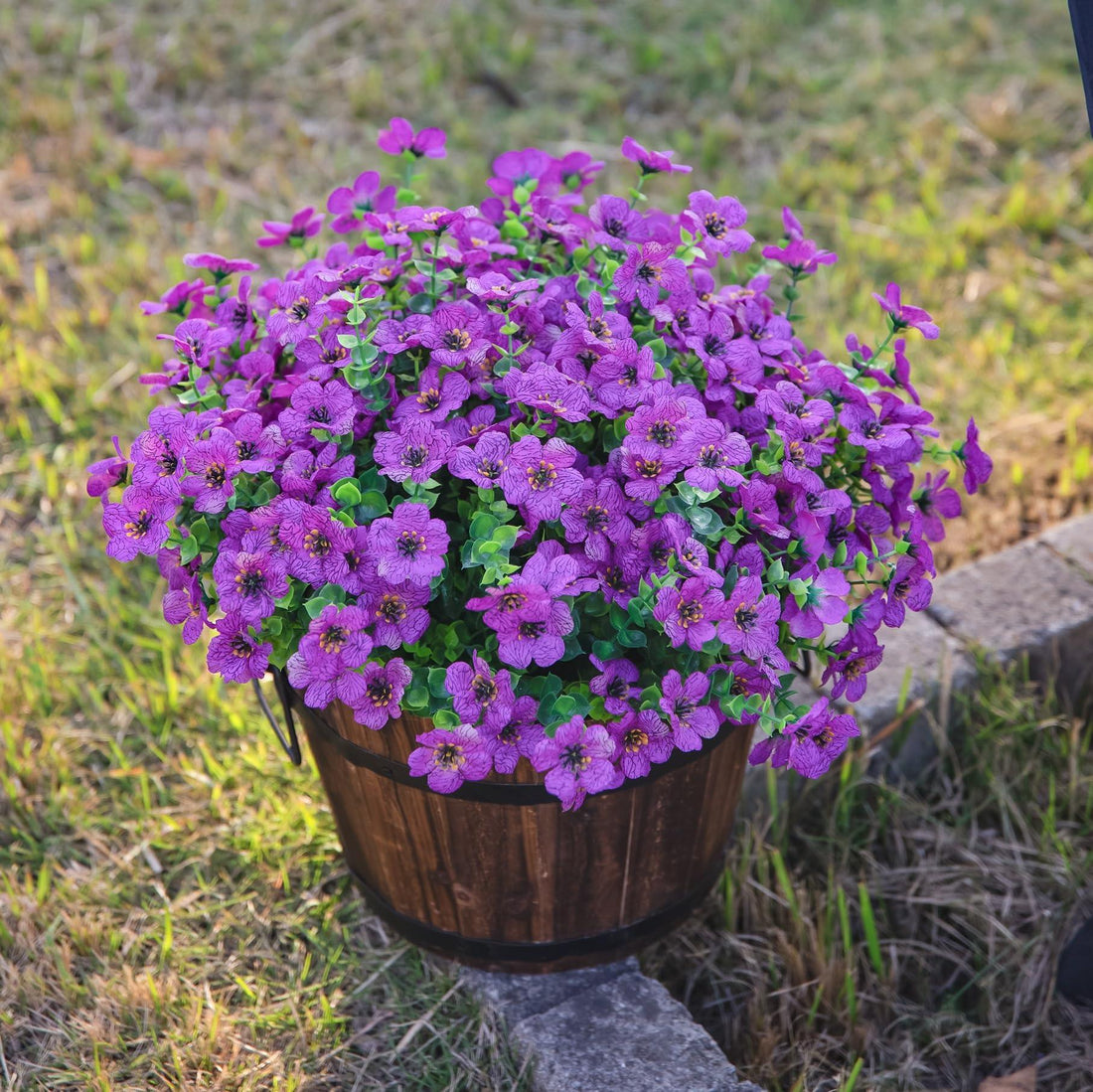 14&quot; Silk Daisy with Eucalyptus 12 Bundles- Purple - HyeFlora